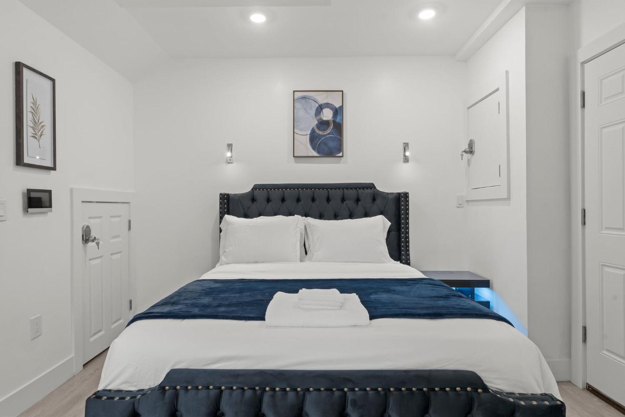 New Season Royals, Airport West Hotel Chester Room photo