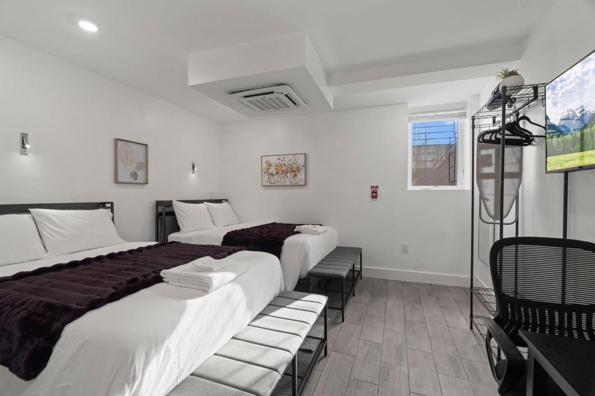 New Season Royals, Airport West Hotel Chester Room photo