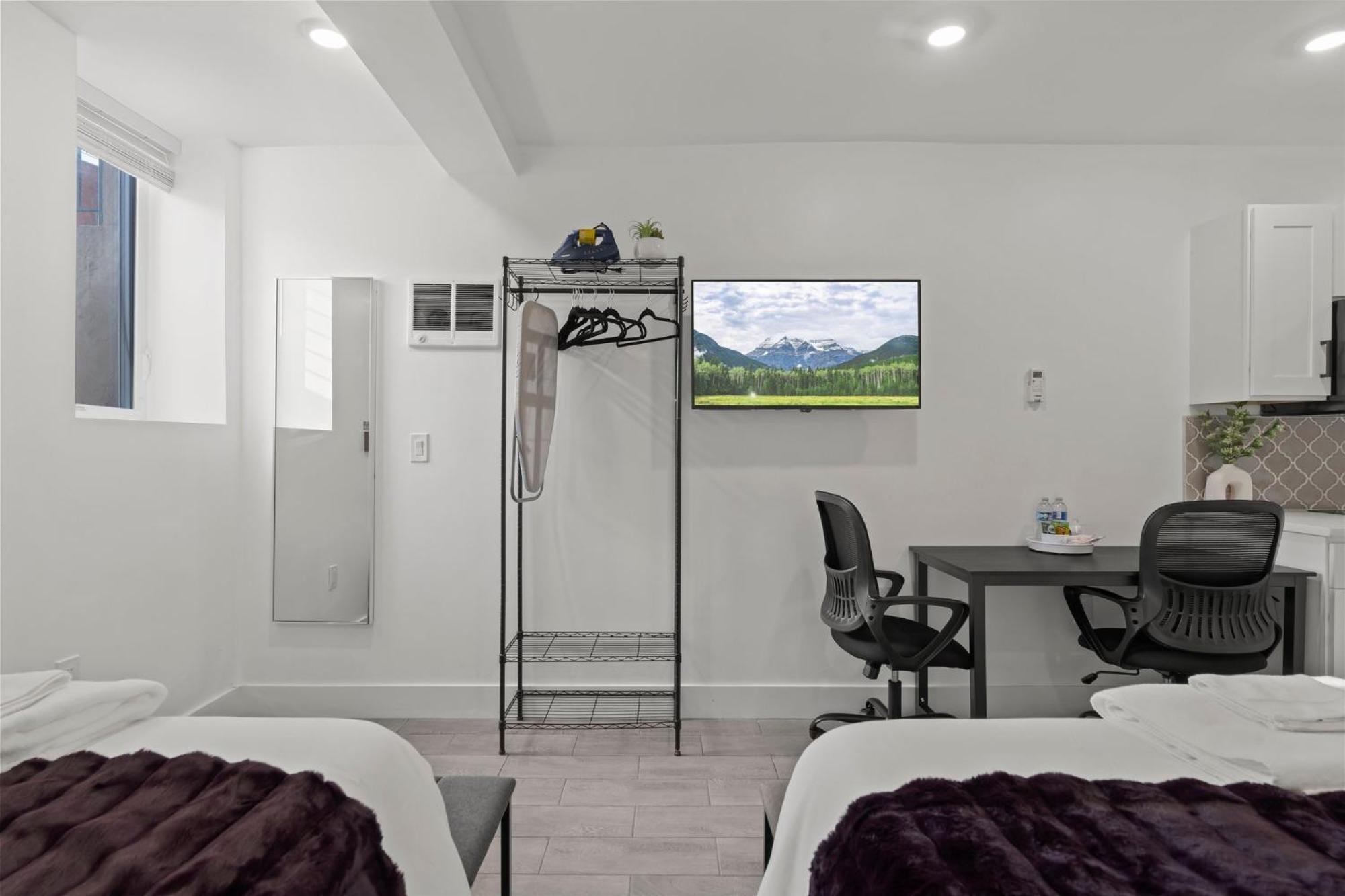New Season Royals, Airport West Hotel Chester Room photo